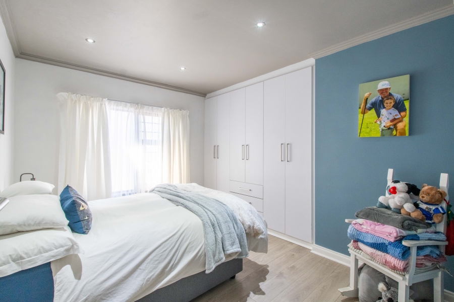 4 Bedroom Property for Sale in Mossel Bay Central Western Cape